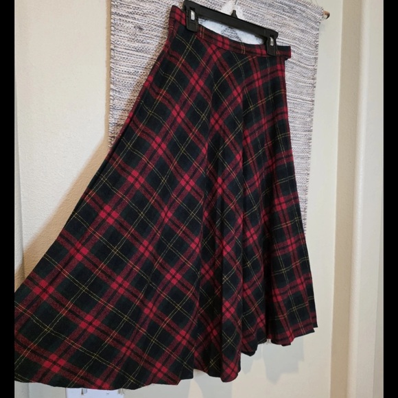 Vintage Wool Plaid A-Line Skirt - Red and Black - Picture 2 of 7
